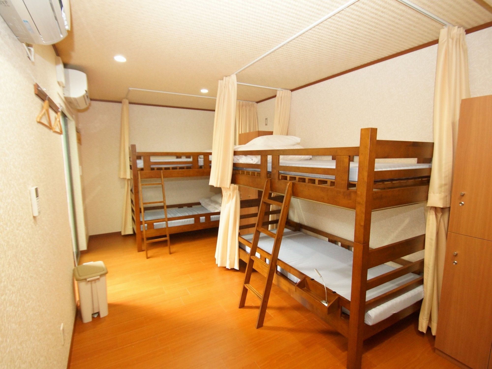Guest House Na-No-Hana - Hostel, Caters To Women Kyoto Buitenkant foto